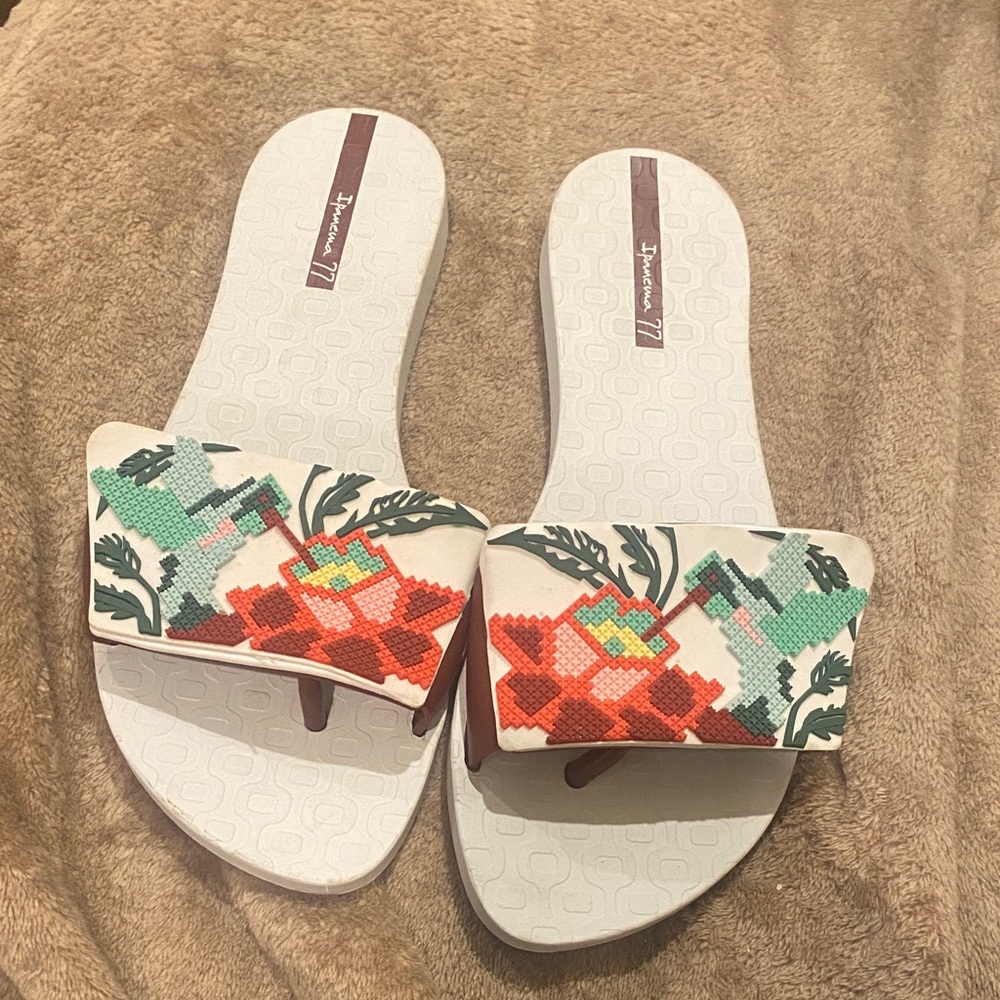Ipanema White and Red Floral Women's Sandals